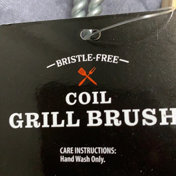 Set of 2 grill brushes and 2 grill scrapers. - Picture 8 of 8